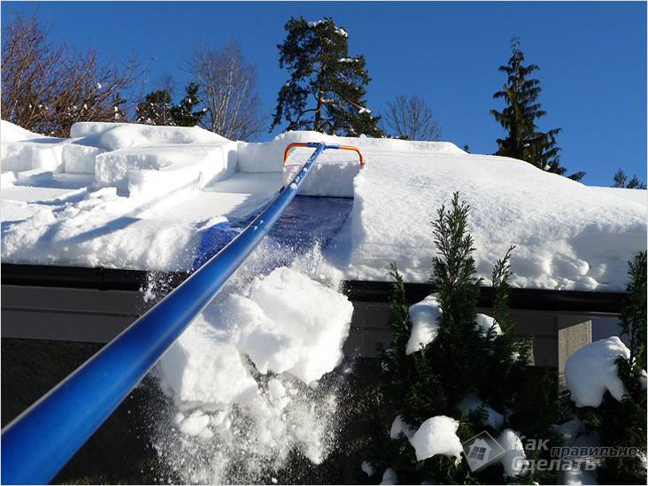 Как убрать снег с крыши своими руками