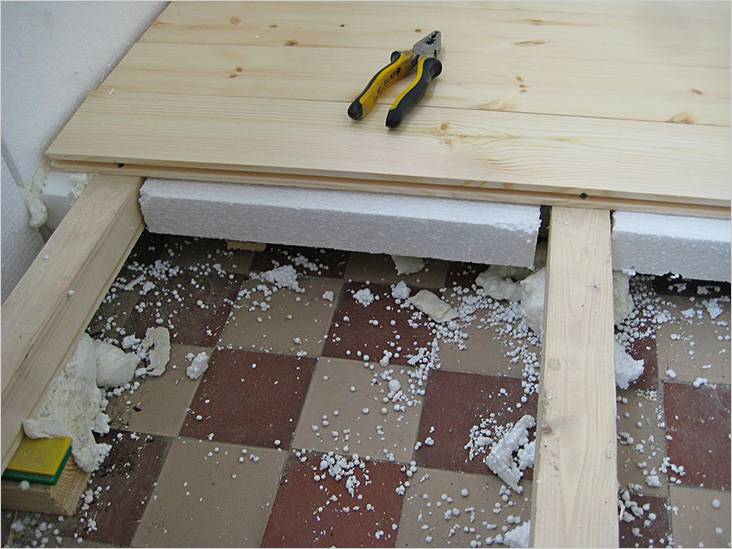 Как выровнять пол на балконе