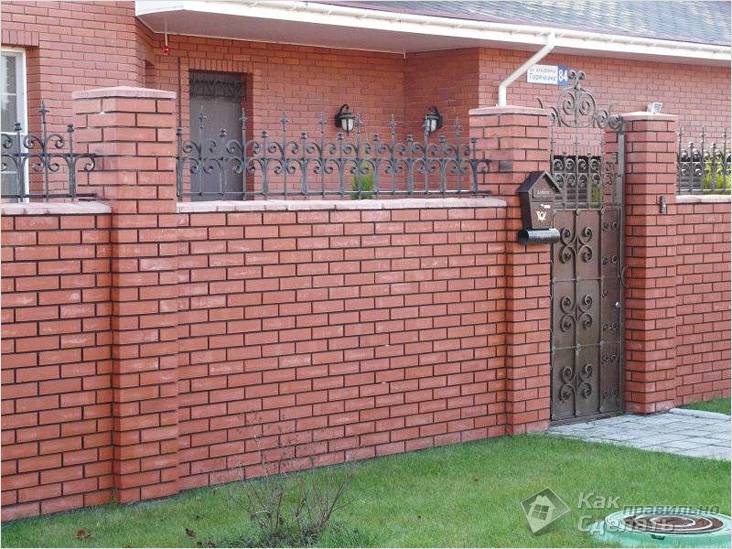 Кирпичный забор своими руками