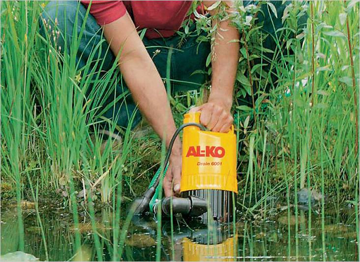 Насос для полива из бочки Насос для полива из бочки