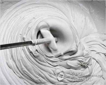 Побелка потолка своими руками