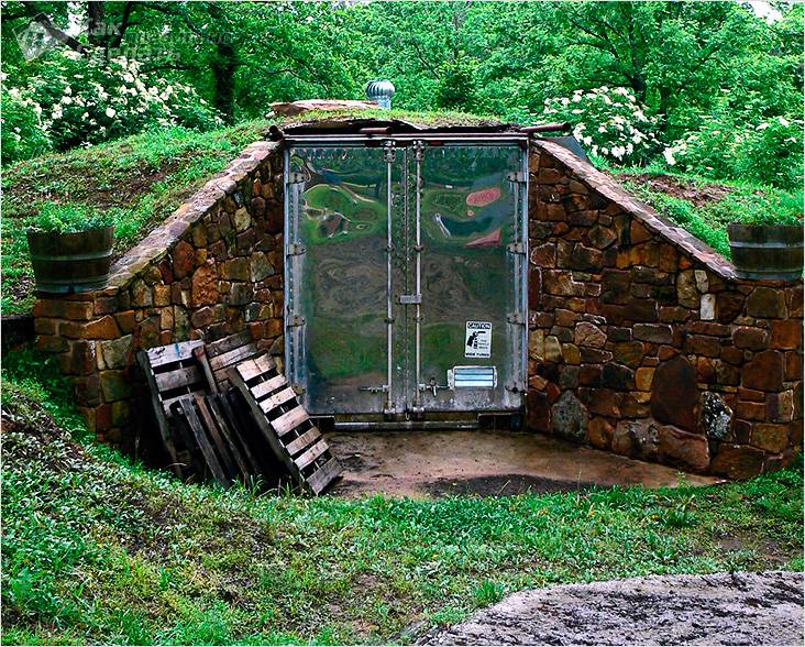 Погреб своими руками: виды и особенности устройства