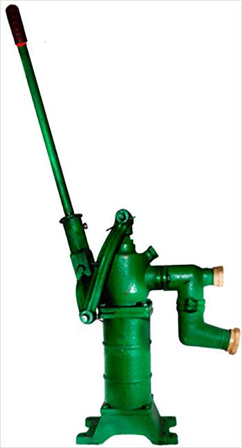 Ручной насос для воды из скважины