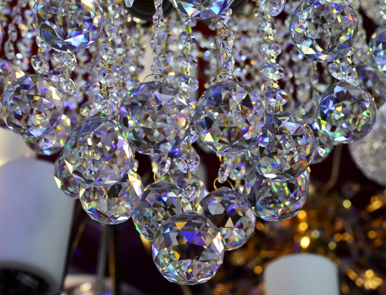 красивая люстра