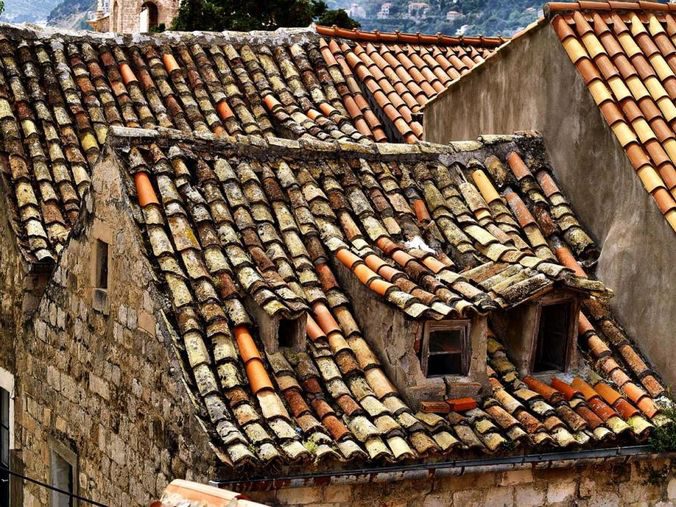 Черепиця для даху: натуральна цементно-піщана