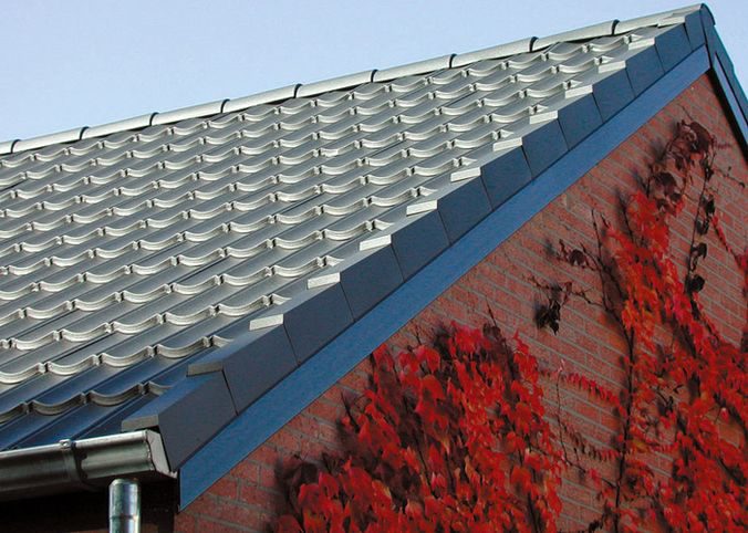 Дах з металочерепиці: характеристики і фото покрівлі