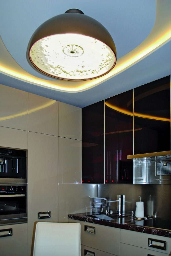 Дизайн кухні в світлих тонах