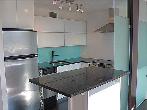 Фото інтер’єрів маленьких кухонь