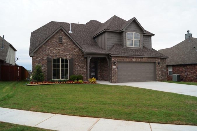 Керамічна цегла: характеристики ГОСТ і фото цегляних будинків