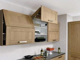 Кутові малогабаритні кухні (103 фото): варіанти дизайну кухонь для невеликих квартир, нюанси розміщення кухонного гарнітура і холодильника