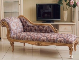 М’які меблі для вітальні (60 фото): набір меблів для вітальні в класичному стилі, огляд сучасних комплектів красивою модульної меблів, італійські м’які гарнітури в дизайні інтер’єру