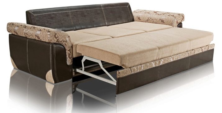 М’які меблі для вітальні (60 фото): набір меблів для вітальні в класичному стилі, огляд сучасних комплектів красивою модульної меблів, італійські м’які гарнітури в дизайні інтер’єру