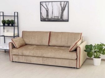 М’які меблі для вітальні (60 фото): набір меблів для вітальні в класичному стилі, огляд сучасних комплектів красивою модульної меблів, італійські м’які гарнітури в дизайні інтер’єру