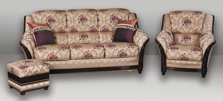 М’які меблі для вітальні (60 фото): набір меблів для вітальні в класичному стилі, огляд сучасних комплектів красивою модульної меблів, італійські м’які гарнітури в дизайні інтер’єру