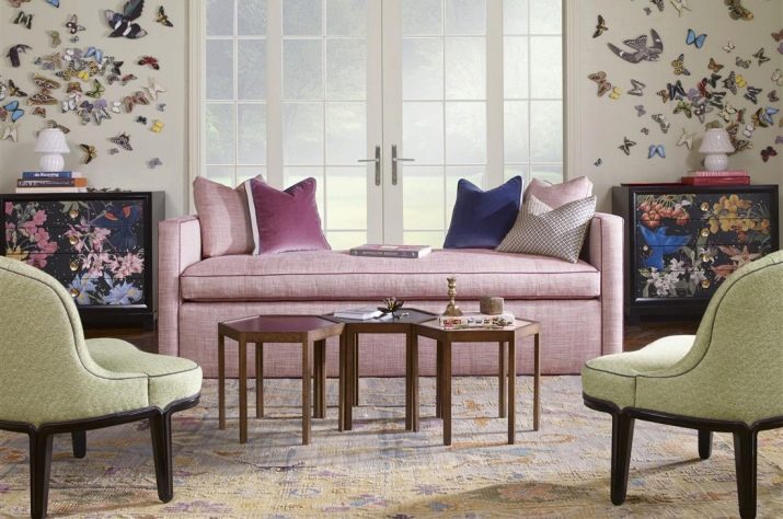 М’які меблі для вітальні (60 фото): набір меблів для вітальні в класичному стилі, огляд сучасних комплектів красивою модульної меблів, італійські м’які гарнітури в дизайні інтер’єру