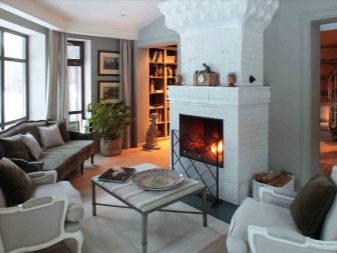 Інтер’єр вітальні з каміном в приватному будинку (72 фото): дизайн камінної зали в дерев’яному заміському будинку, установка каміна в центрі і інші варіанти