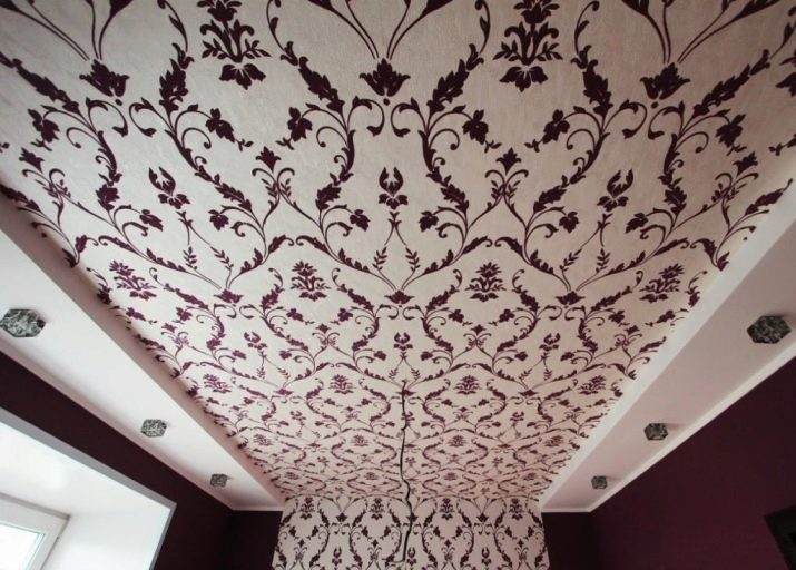 Шпалери в коридор, передпокій (121 фото): дизайн шпалер, вибір в передпокій з темними і світлими дверима, миються сірі і смугасті, білі і зелені шпалери в інтер’єрі