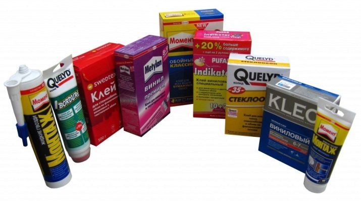 Шпалери в коридор, передпокій (121 фото): дизайн шпалер, вибір в передпокій з темними і світлими дверима, миються сірі і смугасті, білі і зелені шпалери в інтер’єрі