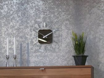 Шпалери в коридор, передпокій (121 фото): дизайн шпалер, вибір в передпокій з темними і світлими дверима, миються сірі і смугасті, білі і зелені шпалери в інтер’єрі