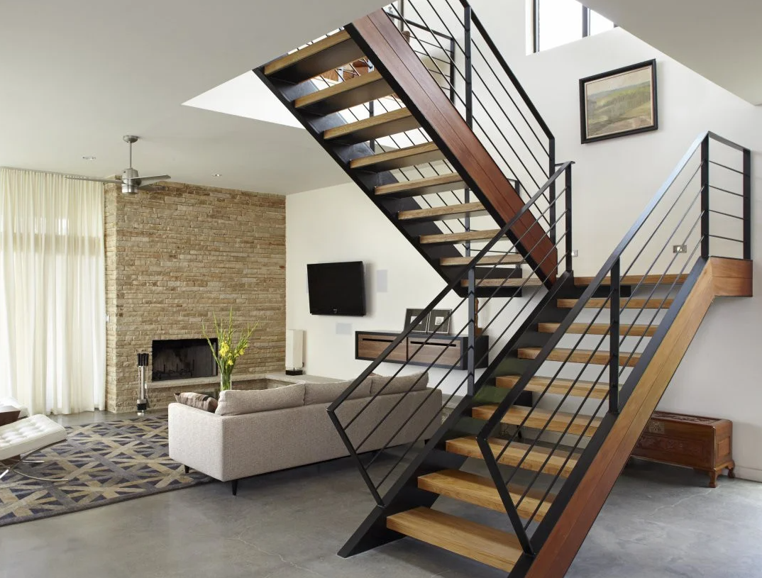 деревянная лестница в дом