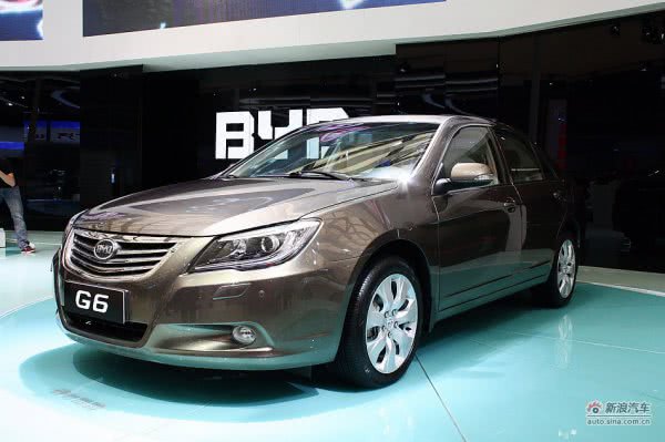 BYD привезет на SIA электромобиль и новый седан