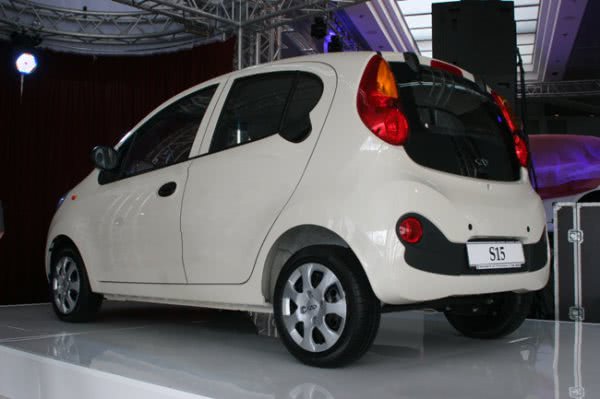 Chery показала киевлянам новую малолитражку