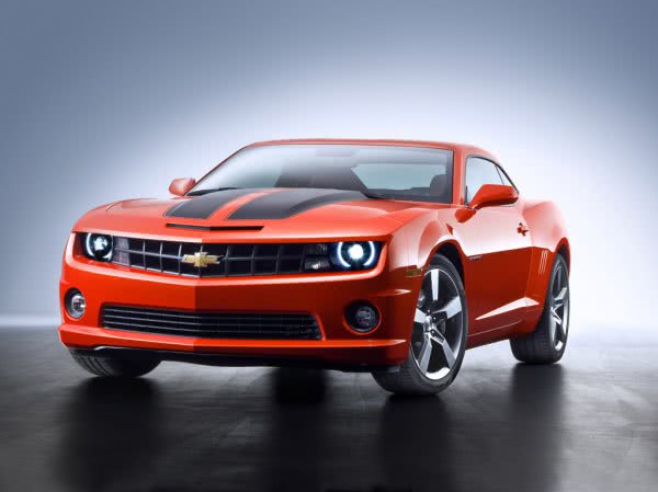 Chevrolet назвала украинские цены на Camaro и Cruze 5D