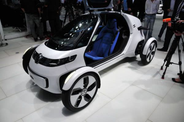 Французы показали электрокар с запасом хода 100 км