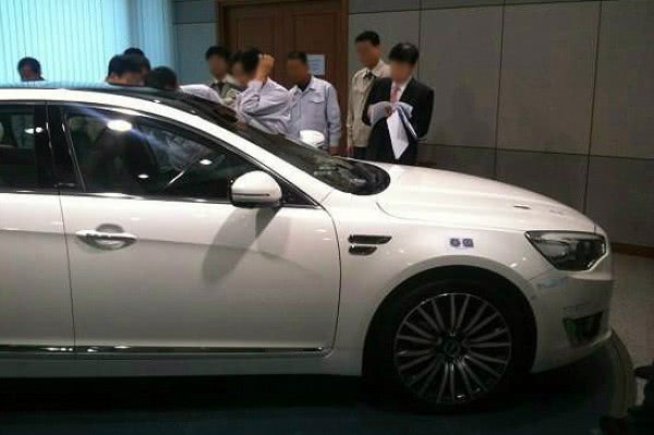 Новая Kia Cadenza «засветилась» на закрытой презентации