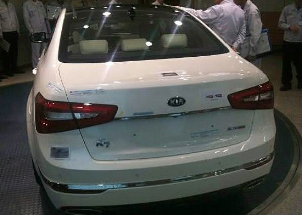 Новая Kia Cadenza «засветилась» на закрытой презентации