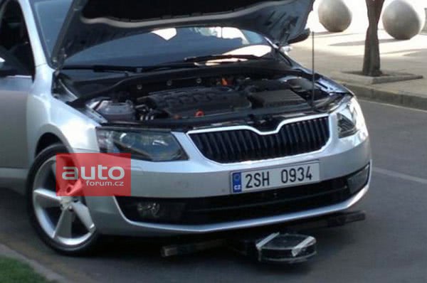 Новую Октавию наконец-то сняли совсем без камуфляжа