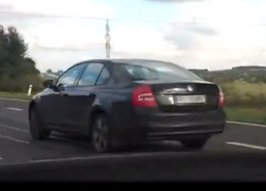 Новую Октавию засняли на видео почти без камуфляжа