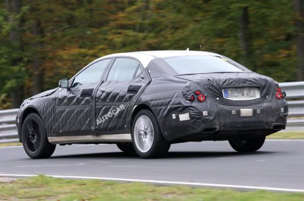 Новый S-Class получит автопилот и девять передач