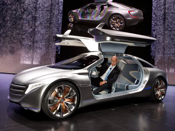 Новый S-Class получит автопилот и девять передач