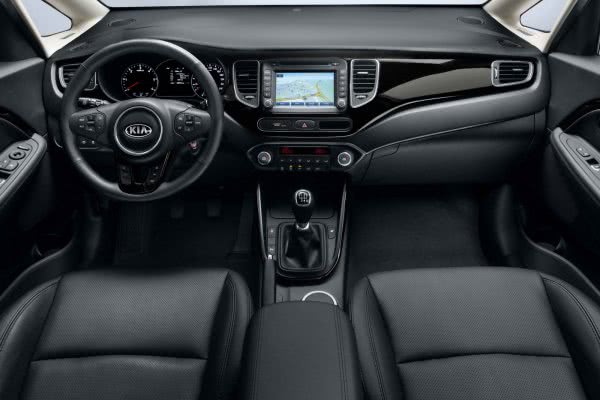 Первые фотографии Kia Carens следующего поколения