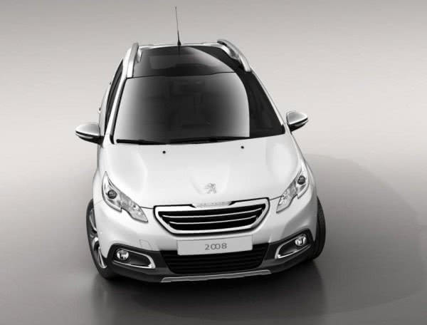 Первые фотографии Peugeot 2008 в серийной форме