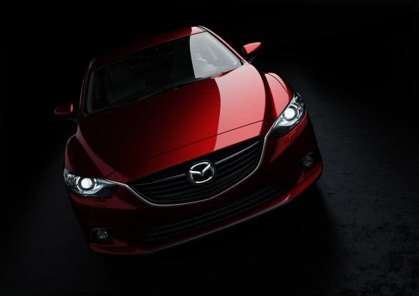 Первые фотографии седана Mazda6 нового поколения