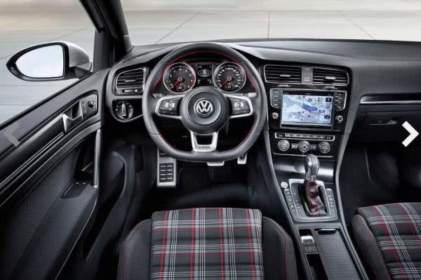 Появились снимки Volkswagen Golf GTI нового поколения