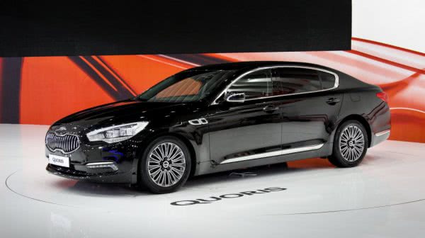 Пятиметровый Kia Quoris показали московской публике