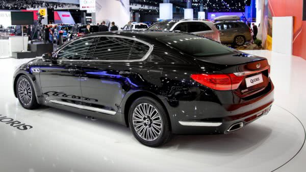 Пятиметровый Kia Quoris показали московской публике