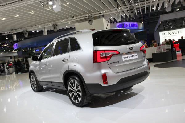 Пятиметровый Kia Quoris показали московской публике