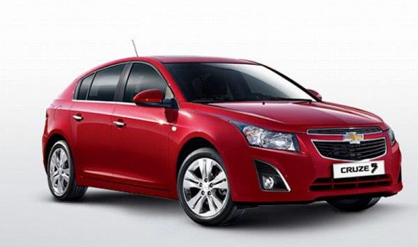 Семейство Chevrolet Cruze получило новое «лицо»