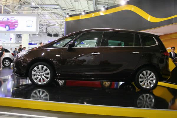 SIA 2012: новинки Opel – для молодежи, семьи и бизнеса