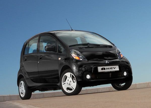 В Украину привезли электрокары Mitsubishi за $50 тысяч