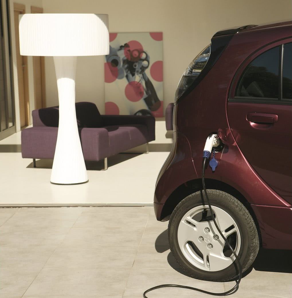 В Украину привезли электрокары Mitsubishi за $50 тысяч