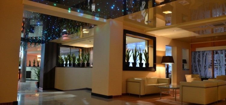 Как выбрать цвет натяжного потолка Как выбрать цвет натяжного потолка