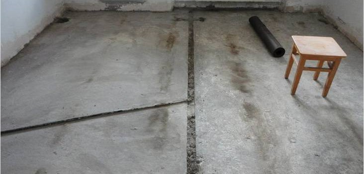 Як вирівняти нерівний підлогу