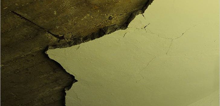 Як вирівняти стелю гіпсокартоном