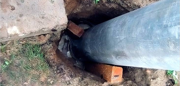 Як витягнути трубу зі свердловини