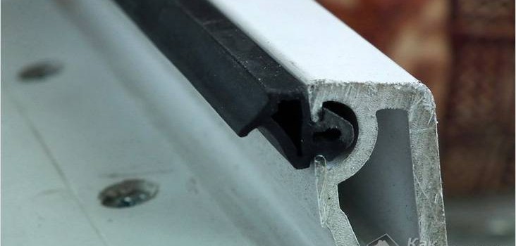 Регулювання балконних дверей своїми руками Регулювання балконних дверей своїми руками